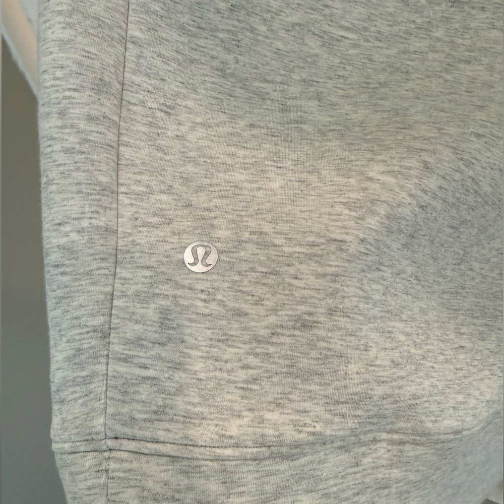 Lululemon In orbit Jacket. Grey. Size 8. - Picture 11 of 11